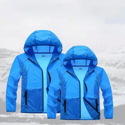 Ropa ultravioleta de lujo de la protección de Eco de la cremallera de la sudadera con capucha el 4% Spandex Upf 50 de las mujeres respirables de nylon de la Sun-prueba del 96%
